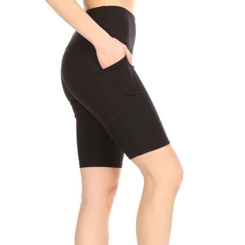 Women’s high waist biker shorts with phone pocket